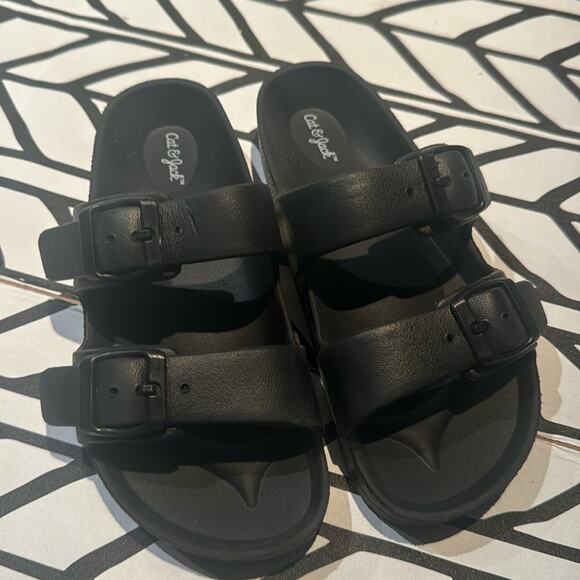 Cat and Jack black slip on sandal size 1 - Picture 1 of 3